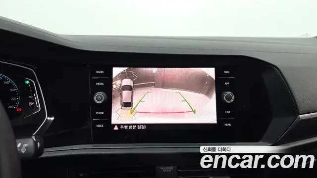 Volkswagen Jetta 2022 — Photo 14/32