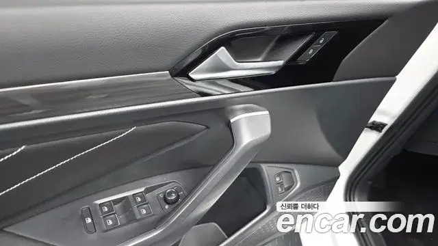 Volkswagen Jetta 2022 — Photo 16/32