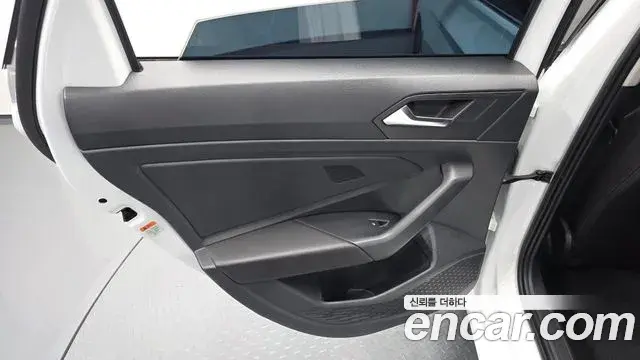 Volkswagen Jetta 2022 — Photo 27/32