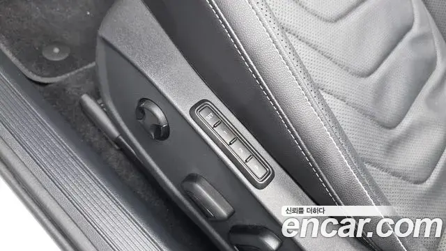 Volkswagen Jetta 2022 — Photo 25/32