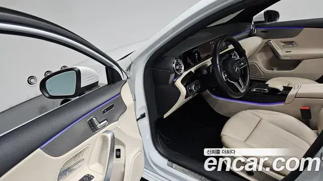 Mercedes-Benz A-Class 2020 — Фото 10/20