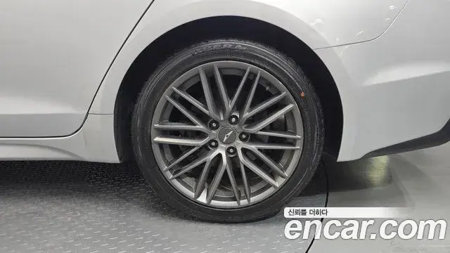 Genesis G70 2018 — Şəkil 20/31