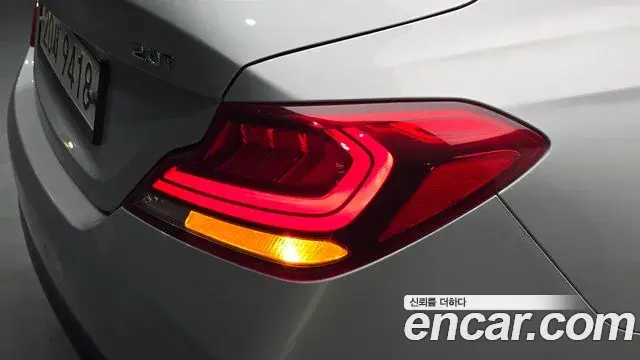 Genesis G70 2018 — Şəkil 9/31