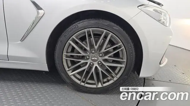 Genesis G70 2018 — Şəkil 27/31