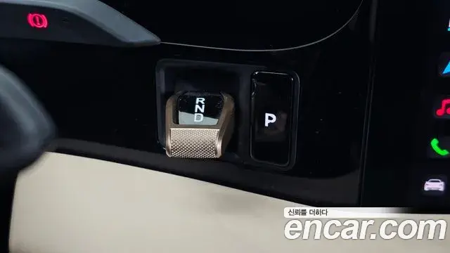 Porsche Taycan 2023 — Photo 18/37