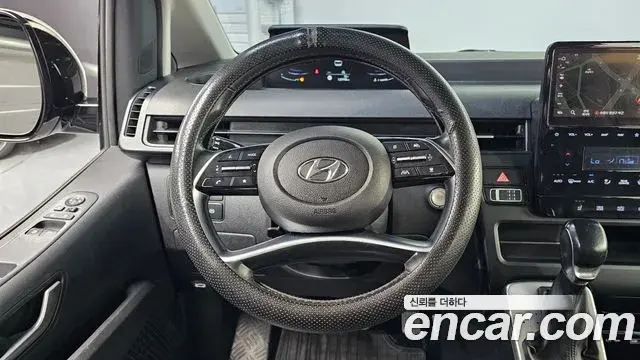 Hyundai Staria 2021 — Фото 13/20