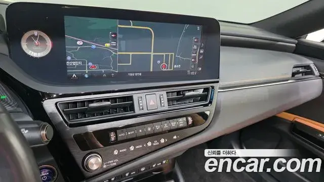 Lexus ES300h 2021 — Şəkil 14/20