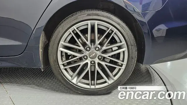 Genesis G70 2018 — Şəkil 15/32
