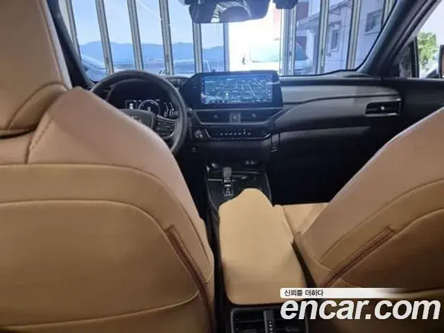 Lexus UX300h 2025 — ფოტო 4/19
