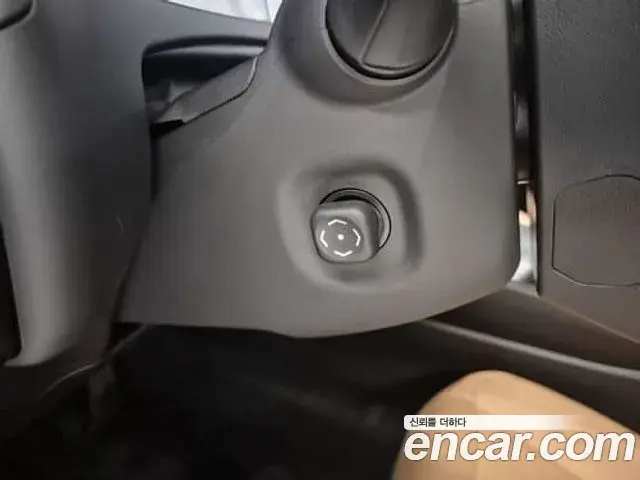 Lexus UX300h 2025 — ფოტო 12/19