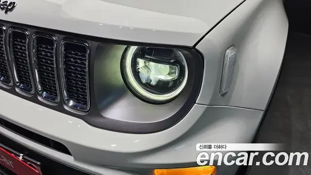 Jeep Renegade 2021 — Photo 12/30