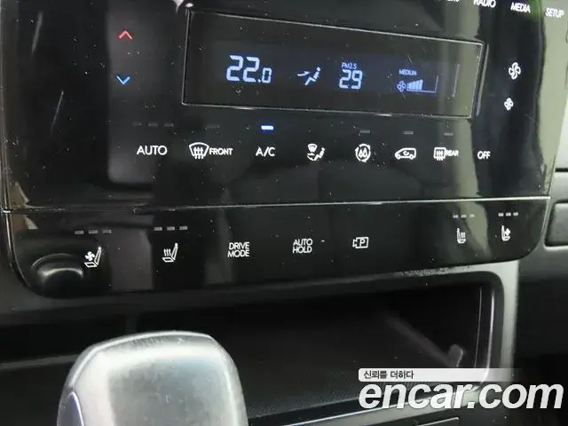 Hyundai Staria 2022 — Фото 12/20