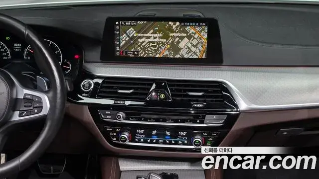 BMW 5 Series 2019 — Фото 13/20