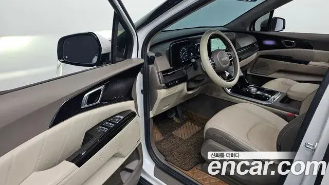 Kia Carnival 2023 — Фото 10/20