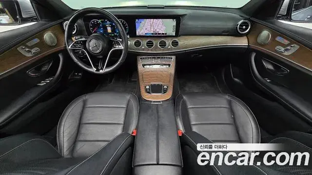 Mercedes-Benz E-Class 2021 — Фото 7/20