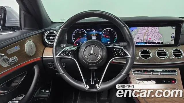 Mercedes-Benz E-Class 2021 — Фото 12/20