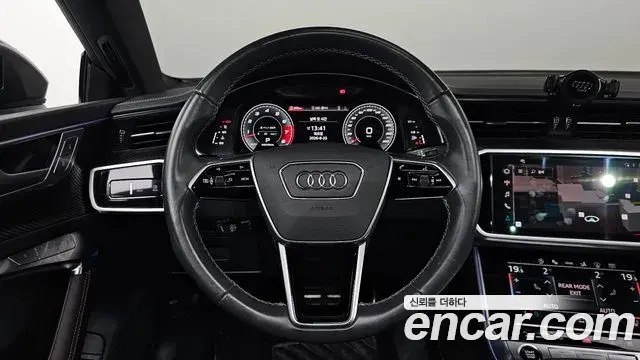 Audi A7 2021 — Фото 14/20