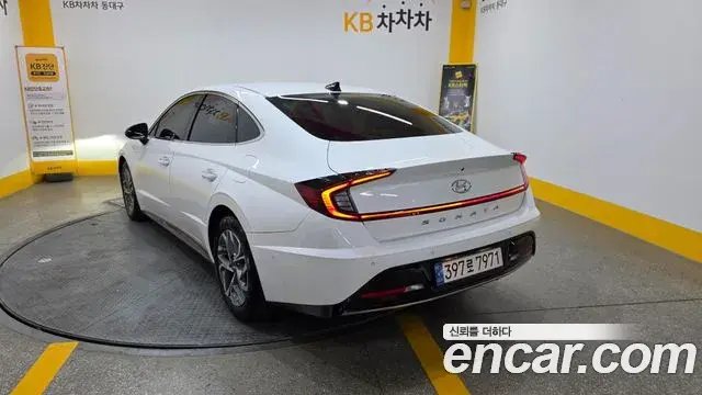 Hyundai Sonata 2021 — Фото 1/20