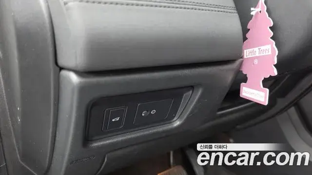 Land Rover Discovery Sport 2019 — ფოტო 4/20