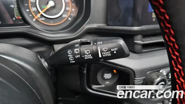 Jeep Wrangler 2024 — Фото 18/20