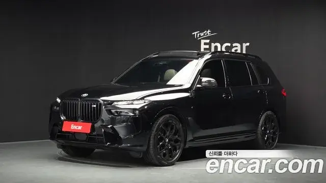BMW X7 2025 — Фото 1/20