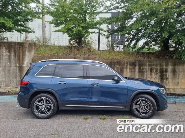Mercedes-Benz GLB-Class 2023 — Фото 5/20