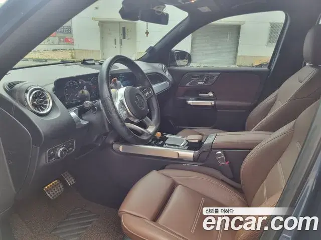 Mercedes-Benz GLB-Class 2023 — Фото 8/20