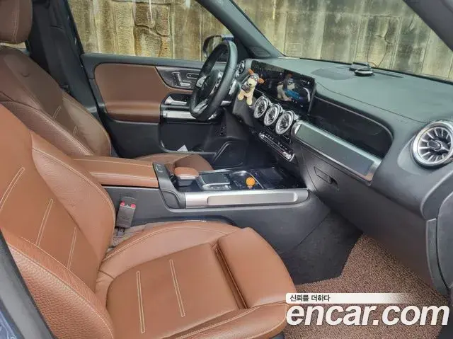 Mercedes-Benz GLB-Class 2023 — Фото 9/20