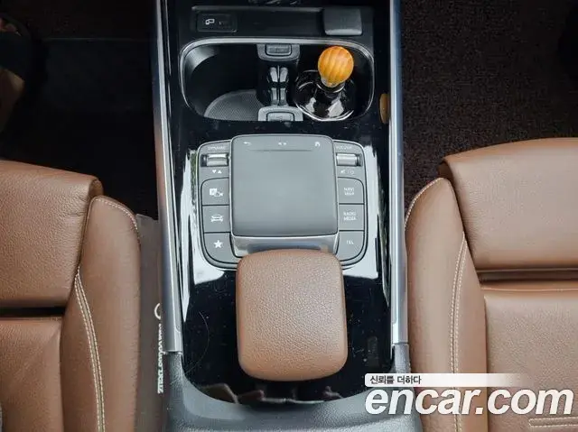 Mercedes-Benz GLB-Class 2023 — Фото 16/20