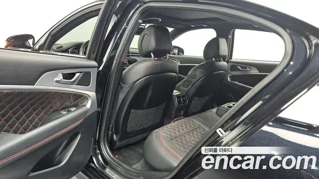 Genesis G70 2019 — Photo 34/35