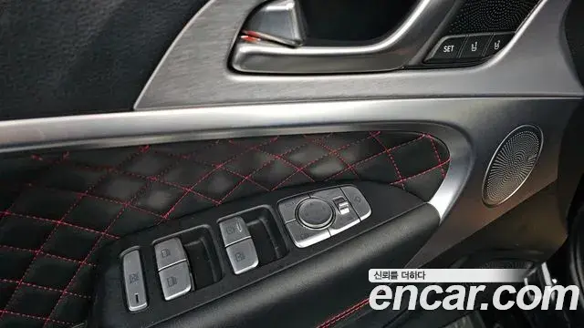 Genesis G70 2019 — Photo 25/35