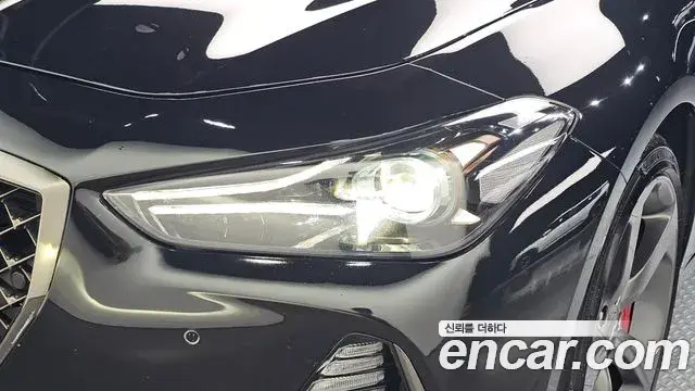 Genesis G70 2019 — Photo 16/35
