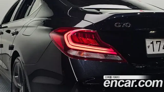 Genesis G70 2019 — Photo 20/35