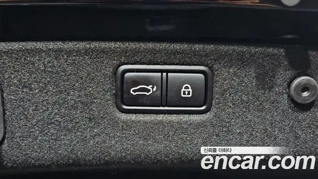Genesis G70 2019 — Photo 26/35