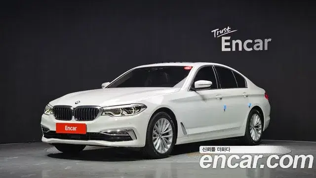BMW 5 Series 2020 — Фото 1/20