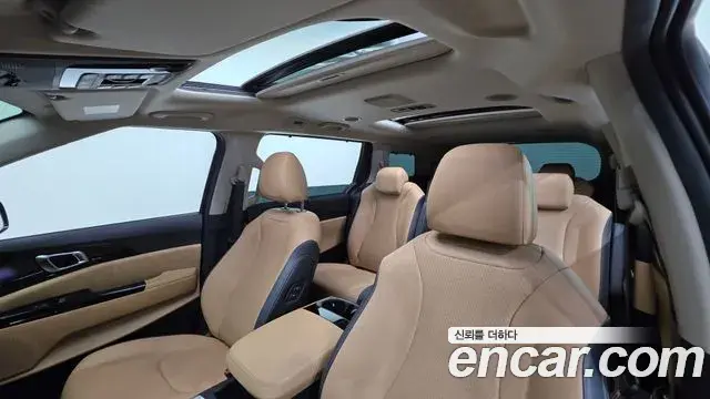 Kia Carnival 2023 — Фото 11/20