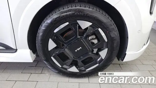 Kia Carnival 2025 — ფოტო 23/39