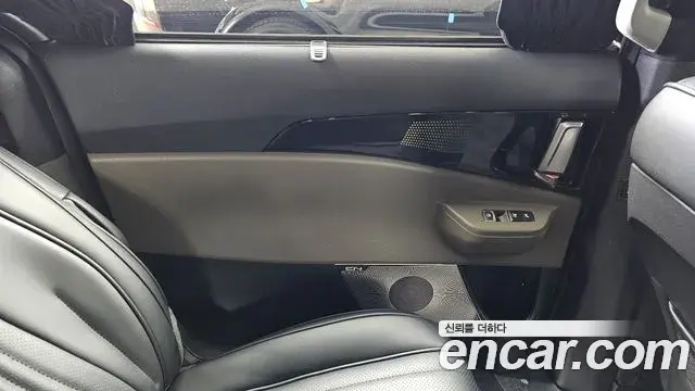 Kia Carnival 2025 — ფოტო 27/39