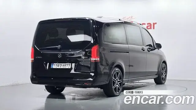 Mercedes-Benz V-Class 2021 — Фото 1/20