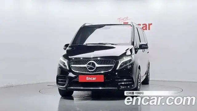 Mercedes-Benz V-Class 2021 — Фото 2/20