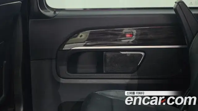 Mercedes-Benz V-Class 2021 — Photo 20/32