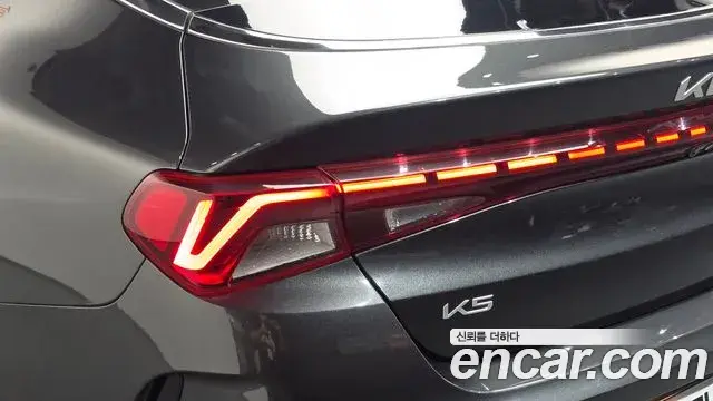 Kia K5 2023 — Şəkil 23/35