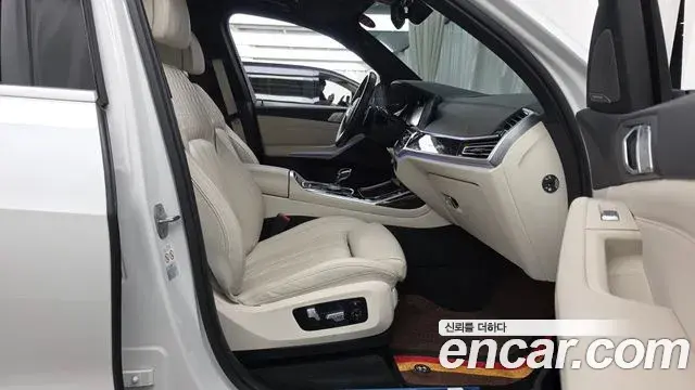 BMW X7 2022 — Фото 11/20