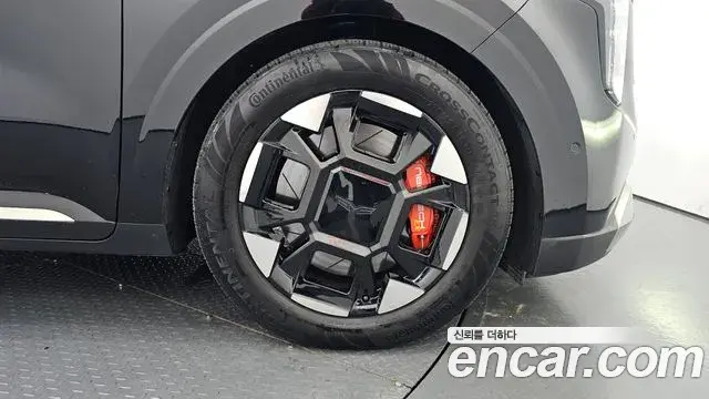 Kia Carnival 2025 — Şəkil 28/31