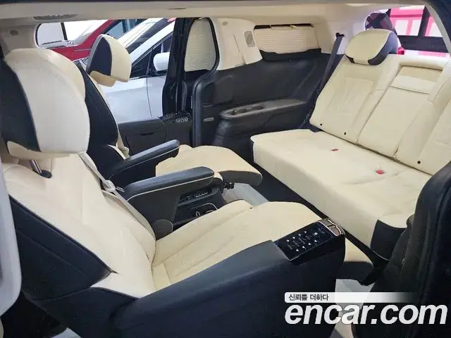 Kia Carnival 2025 — Şəkil 30/31