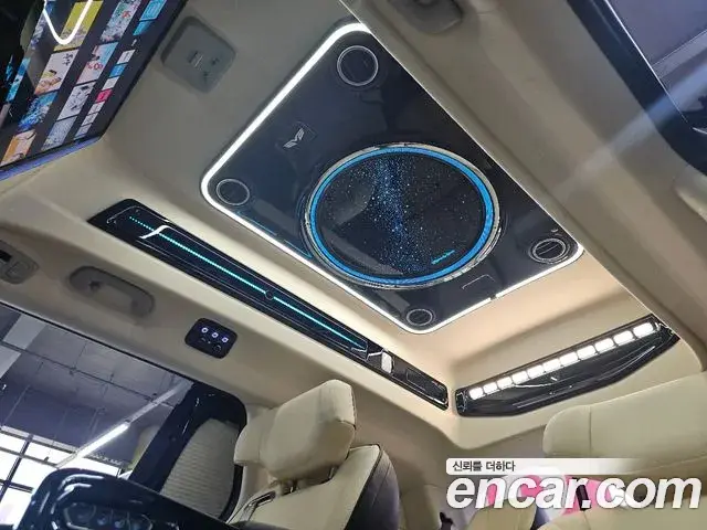 Kia Carnival 2025 — Şəkil 22/31