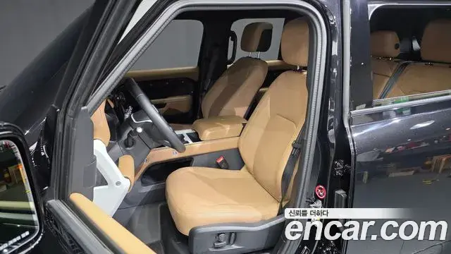 Land Rover Defender 2025 — Фото 10/20
