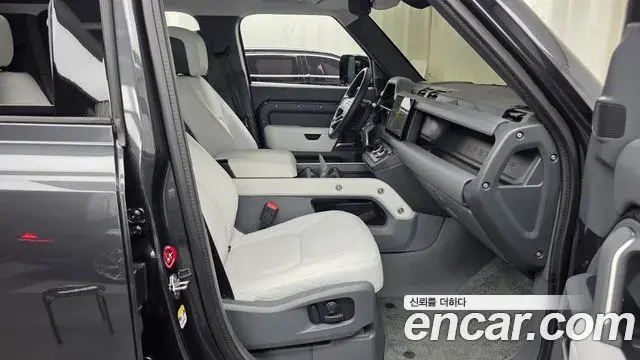 Land Rover Defender 2025 — Фото 11/20