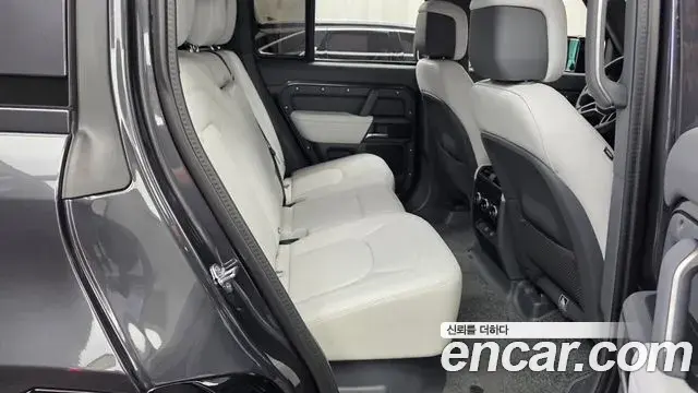 Land Rover Defender 2025 — Фото 12/20