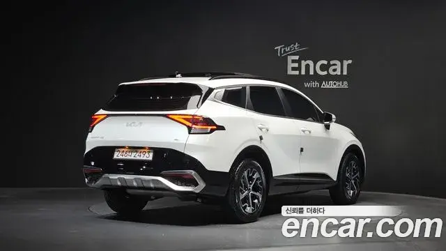 Kia Sportage 2023 — Фото 2/20